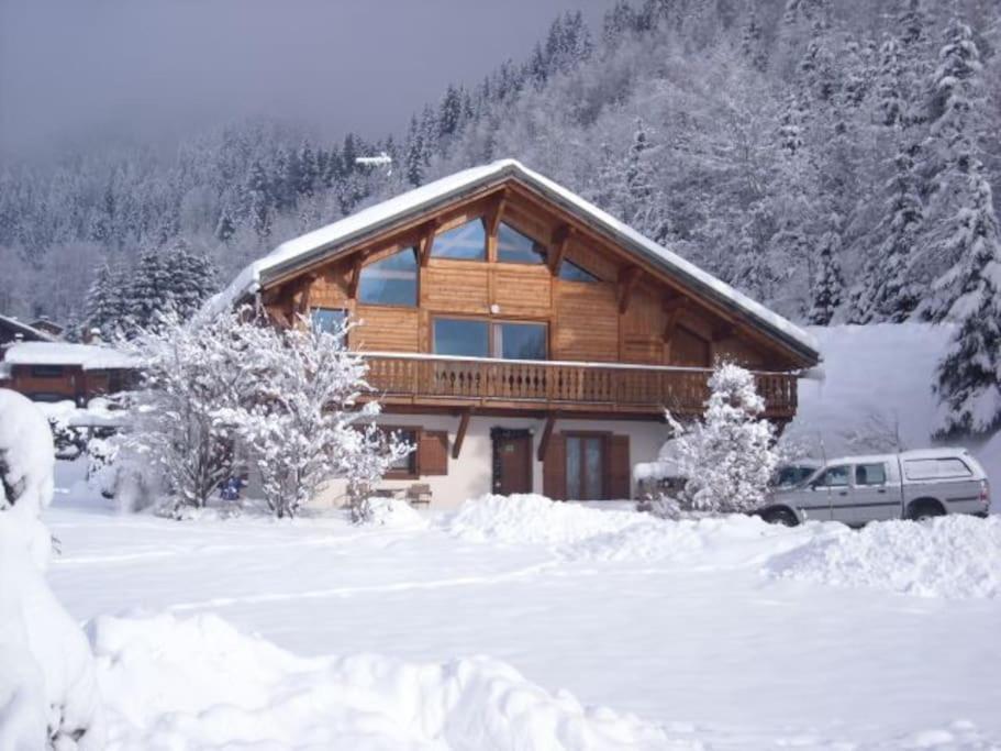 At Foot Of Mont Blanc 2 P *